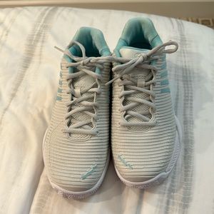 K Swiss tennis sneaker